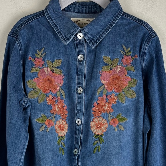 Joyfolie | Western Cowgirl Embroidered Denim Button Down Shirt | 12 - Picture 3 of 10